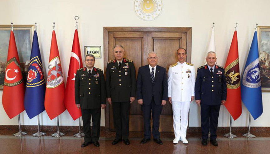 Bakan Güler, göreve başlayan TSK Komuta Kademesi’ni kabul etti