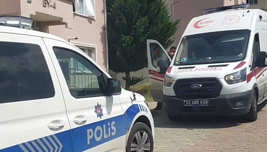 Kötü koku ekipleri harekete geçirdi Evinde ölü bulundu