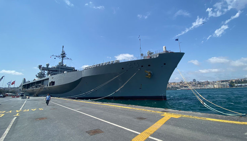 USS Mount Whitney Sarayburnu’na demirledi