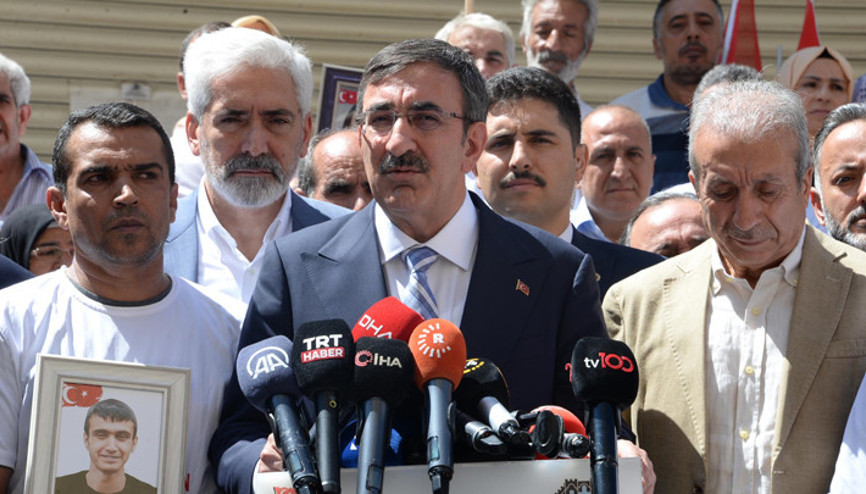 Cumhurbaşkanı Yardımcısı Yılmazdan Diyarbakır Annelerine ziyaret: Annelerin yüreği, annelerin kalbi kazanacak