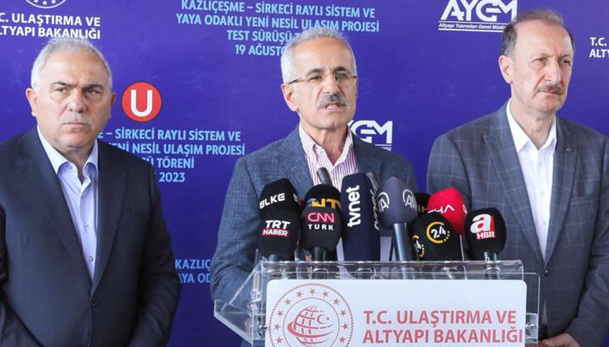 Altyapı ve Ulaştırma Bakanı Uraloğlu, Kazlıçeşme-Sirkeci hattındaki test sürüşüne katıldı