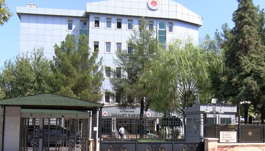 Diyarbakırdaki dehşet Eşini ve 2 yaşındaki oğlunu darbedip rehin almıştı... Yeni gelişme