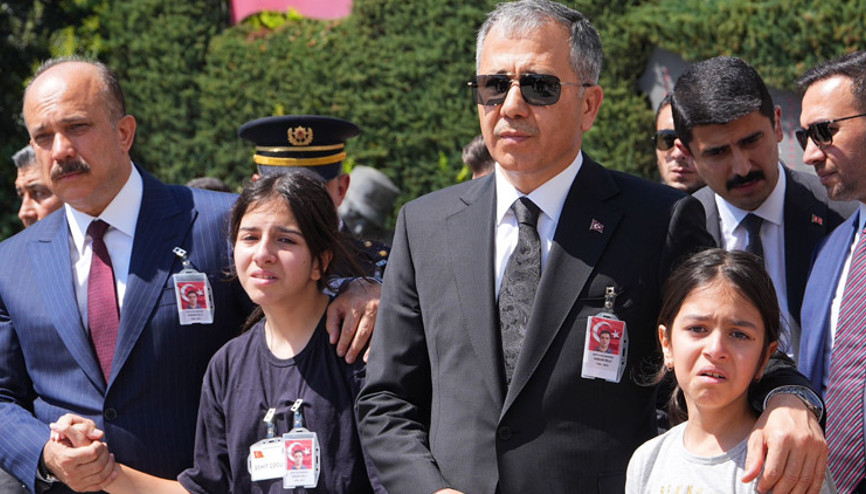 Bakan Yerlikayadan şehit polis memuru için mesaj: Bedelini ödeyeceksiniz Bakan Yerlikayadan şehit polis memuru için mesaj: Bedelini ödeyeceksiniz