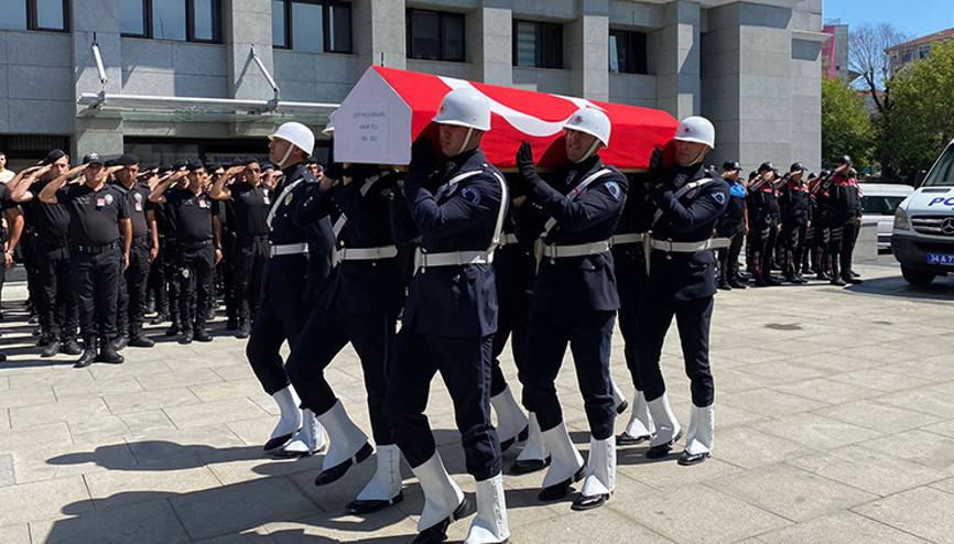 Şehit polis memuru Hakan Telli için İstanbul Emniyet Müdürlüğünde tören