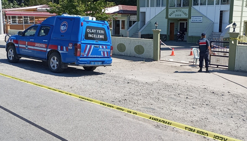 Camiden çıkan husumetlilerine otomobilden ateş açtılar: 1 ölü, 3ü ağır 9 yaralı