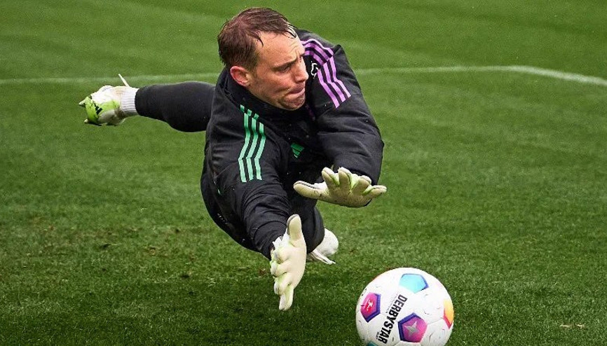 Manuel Neuer antrenmanlara başladı 9 ay önce kayak kazası...