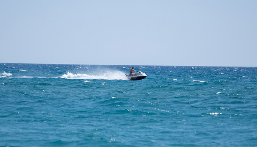 Cezayirden şoke eden haber: Jet skiyle sınırı geçen turistler vurularak öldürüldü