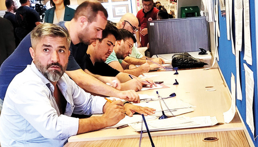 Arabuluculuk Büroları’nda ilk gün yoğunluğu Kirada anlaşamayanlar soluğu adliyede aldı Arabuluculuk Büroları’nda ilk gün yoğunluğu Kirada anlaşamayanlar soluğu adliyede aldı