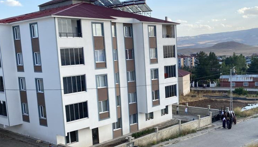 Balkondan düşen küçük çocuk hayatını kaybetti Balkondan düşen küçük çocuk hayatını kaybetti