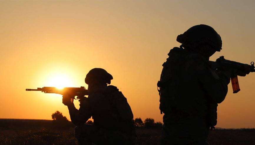 3 PKKlı terörist hudut karakoluna teslim oldu