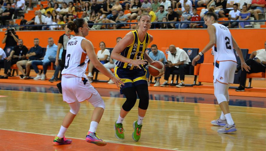 Fenerbahçe Alagöz Holding yenilgiyle açtı