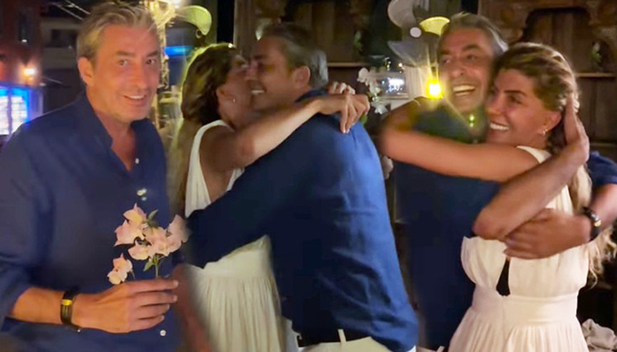 Erkan Petekkayadan romantik kutlama... Bizim 20nci yılımız