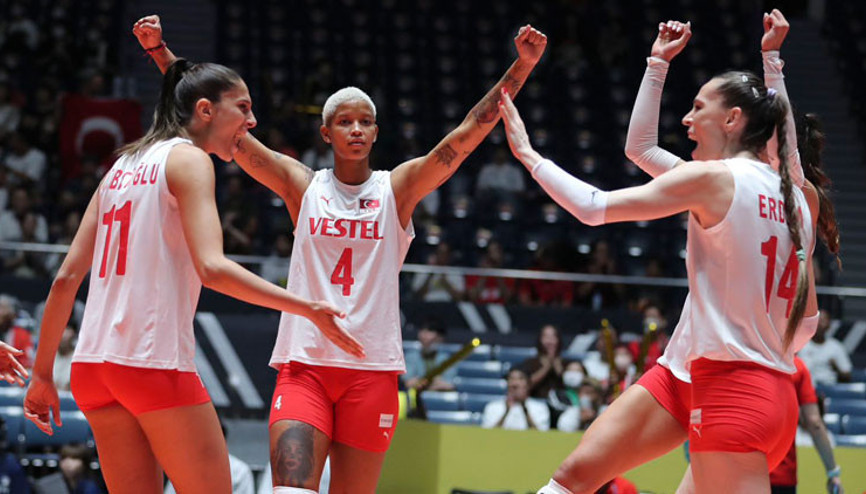 Türkiye-Peru voleybol maçı ne zaman, saat kaçta, hangi kanalda canlı yayınlanacak Filenin Sultanları Paris Olimpiyat Oyunları Elemeleri üçüncü maçına çıkıyor