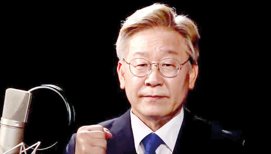 Açlık grevindeydi... Güney Koreli siyasetçi hastaneye kaldırıldı Açlık grevindeydi... Güney Koreli siyasetçi hastaneye kaldırıldı