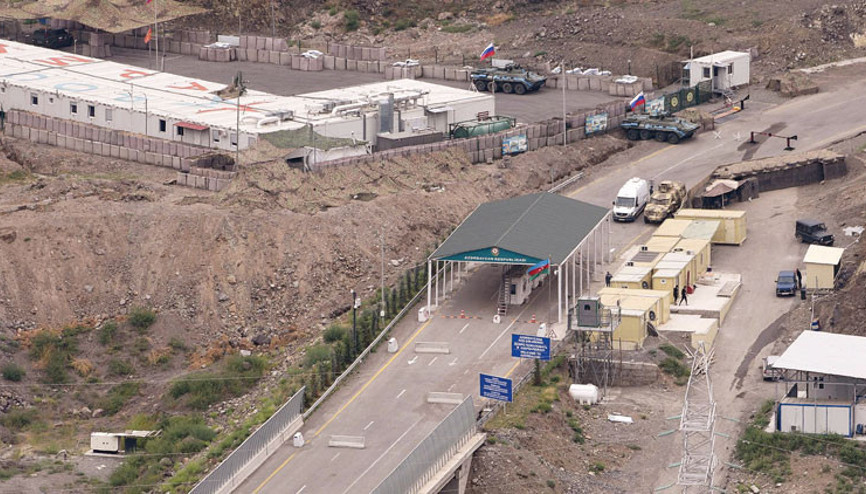 Azerbaycan’dan zeytindalı: Laçın koridoru için geçiş izni verildi