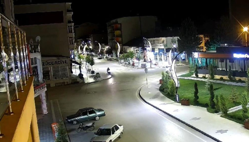 Burdur’da feci kaza Kaldırıma çarpan motosikletli 100 metre sürüklendi