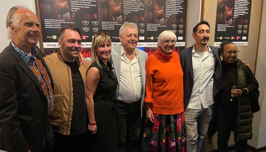 ‘Almanya Türküleri’nin prömiyeri Berlin’de yapıldı