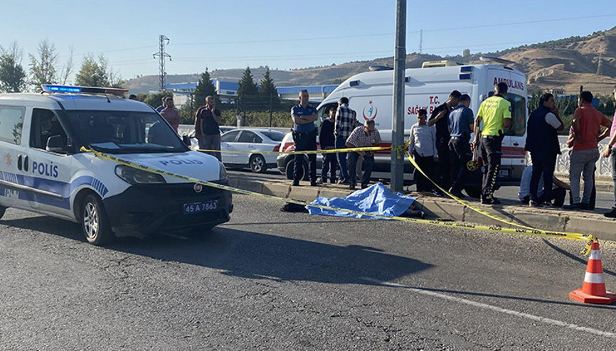 Motosiklet kaldırıma çarptı, iki lise öğrencisi hayatını kaybetti