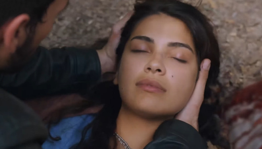 Hudutsuz Sevda Yasemin öldü mü, Biran Damla Yılmaz diziden ayrıldı mı İzleyicileri şaşırtan sahne Hudutsuz Sevda Yasemin öldü mü, Biran Damla Yılmaz diziden ayrıldı mı İzleyicileri şaşırtan sahne