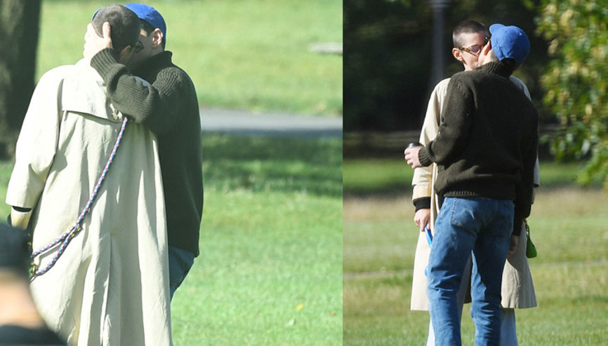 Parkta bir sonbahar günü... Sürpriz aşklarını öpüşerek ilan ettiler