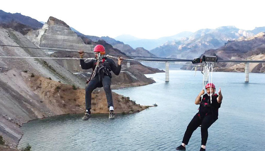 Başkan ‘zipline’da mahsur kaldı