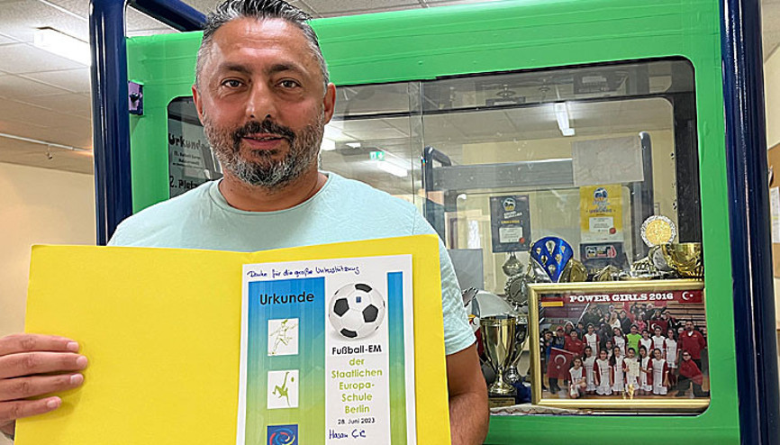 Hasan Hoca’ya takdir belgesi