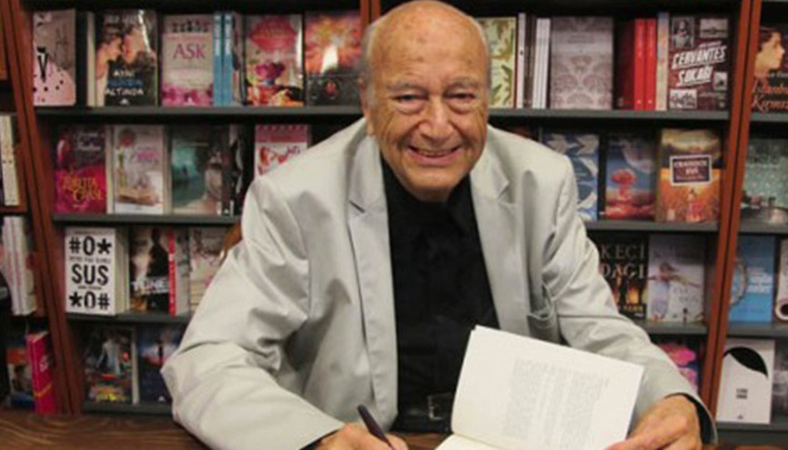 Gazeteci yazar Hıfzı Topuz hayatını kaybetti