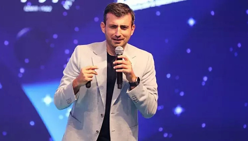 Selçuk Bayraktar, TEKNOFEST öncesi öğrencilerle buluştu Selçuk Bayraktar, TEKNOFEST öncesi öğrencilerle buluştu