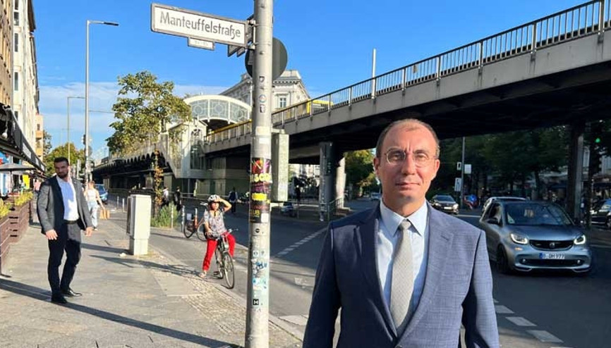 Başkonsolos Şanlı Kreuzberg sokaklarında... Başkonsolos Şanlı Kreuzberg sokaklarında...