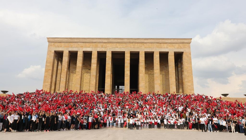 25’inci yılda Anıtkabir’de