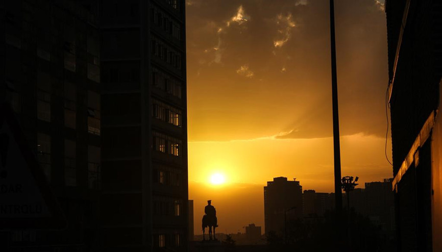 Yüzler ve izler fotoğraf karelerinde