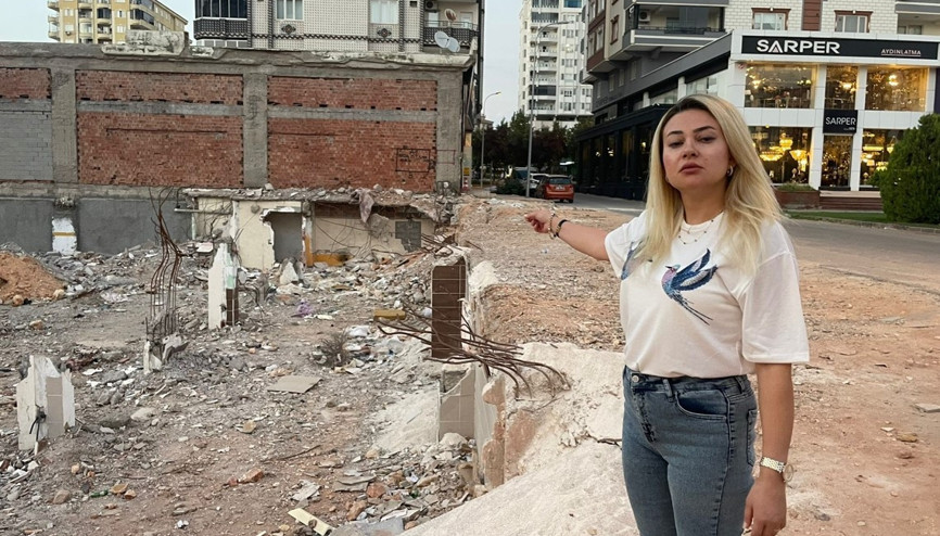 Depremde yıkılan bankanın kasasındaki ziynet eşyaları bulunamadı: Buhar olup uçtu sanki
