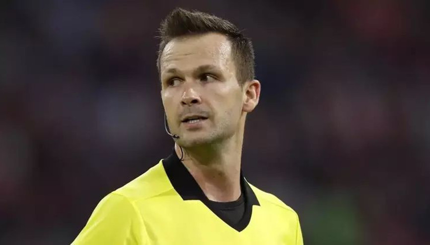 Manchester United - Galatasaray maçının hakemi belli oldu