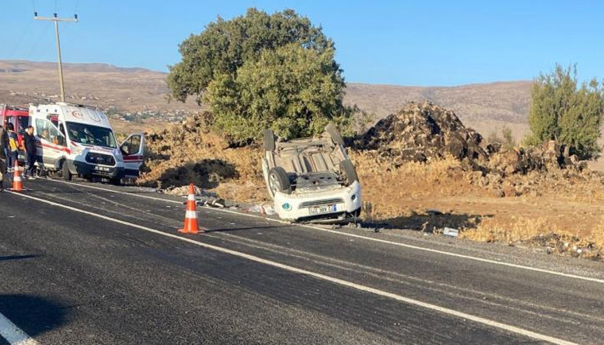Diyarbakırda feci kaza: Araç takla attı: 3 kişi hayatını kaybetti
