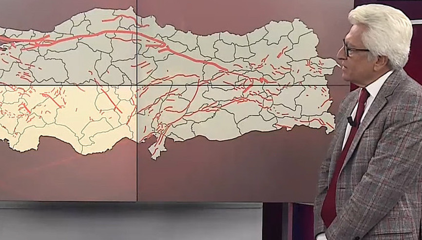 MTA diri fay haritasını güncelledi: 45 ilden geçiyor... Prof. Dr. Pampal, CNN TÜRKte en riskli yerleri sıraladı MTA diri fay haritasını güncelledi: 45 ilden geçiyor... Prof. Dr. Pampal, CNN TÜRKte en riskli yerleri sıraladı