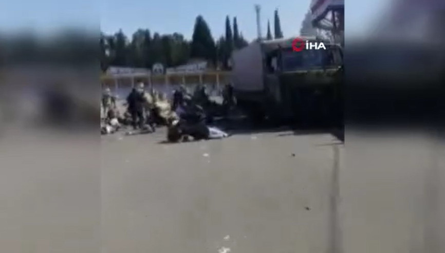 Suriye’de harp okulu mezuniyet törenine SİHAlı saldırısı Can kaybı 100’ü aştı