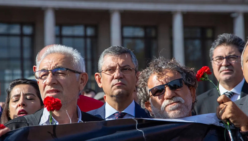Ankaradaki gar saldırısında hayatını kaybedenler anıldı