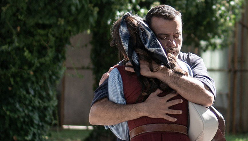 Dilek Taşı yeni bölümünden duygusal sahne Mustafa kızını kurtarabilmek için neler yapacak İşte 6. bölümde yaşanacaklar…