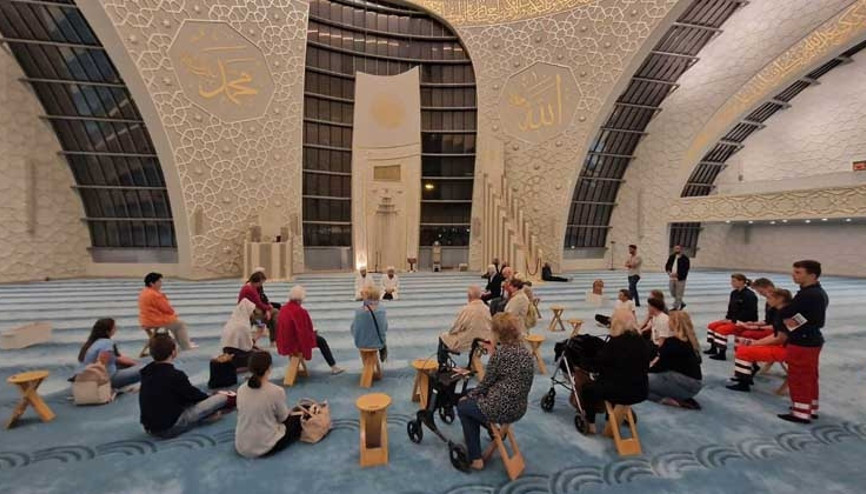 Bomba imhası nedeniyle evi tahliye edilenler DİTİB Camii’nde ağırlandı