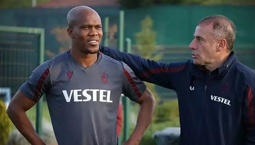 Trabzonsporun eski futbolcusu Nwakaemeden Abdullah Avcı paylaşımı Taraftar heyecanlandı