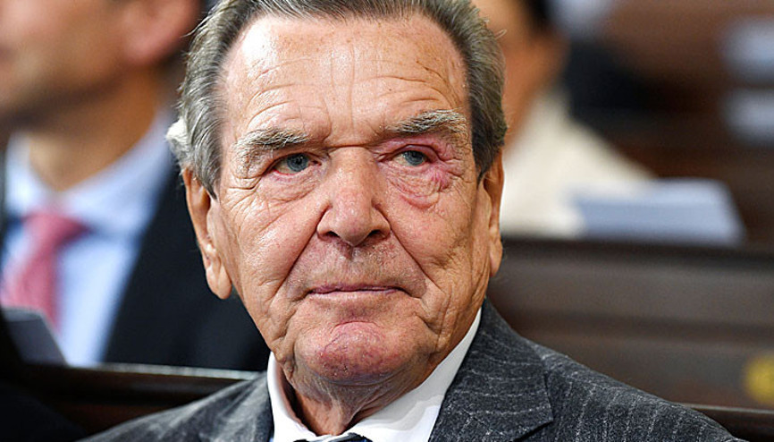 Schröder’den sitem: ‘Beni en çok etkileyen Steinmeir’di’
