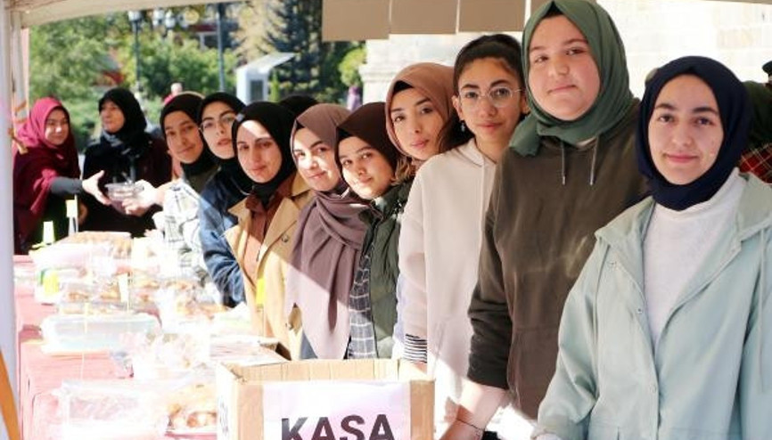Öğrenci okutmanın lezzeti başka