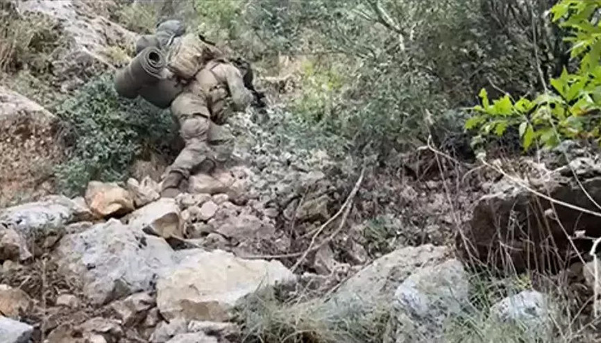 Mehmetçik, en zorlu arazilerde teröristlerin inlerine girmeye devam ediyor