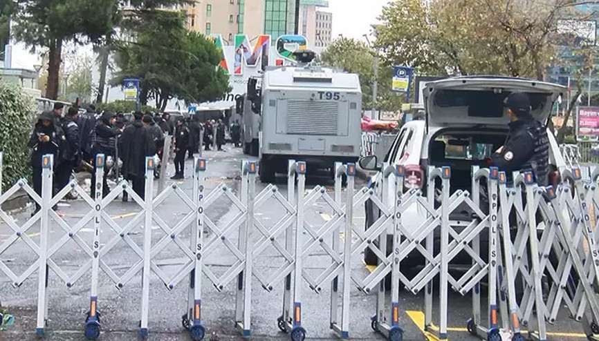 İsrail Başkonsolosluğunun çevresinde yoğun güvenlik önlemi İsrail Başkonsolosluğunun çevresinde yoğun güvenlik önlemi