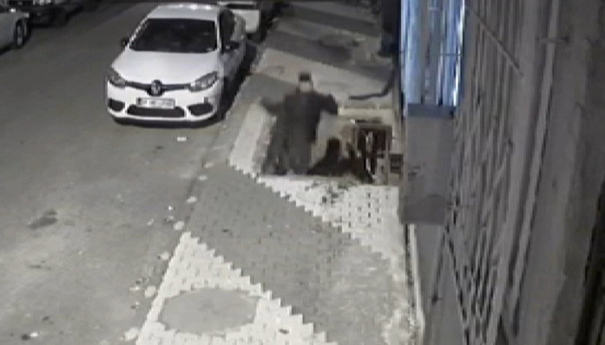 Önce duvara çarptı sonra çukura düştü İlginç anlar kamerada