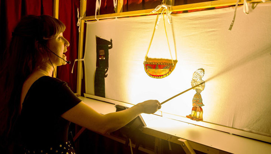 Londra YEE’den gölge oyunu atölyesi