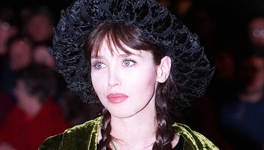 Vergi kaçırmakla suçlanan ünlü oyuncu kendini böyle savundu: Ben Amerikalı değilim, parayla işim olmaz Vergi kaçırmakla suçlanan ünlü oyuncu kendini böyle savundu: Ben Amerikalı değilim, parayla işim olmaz