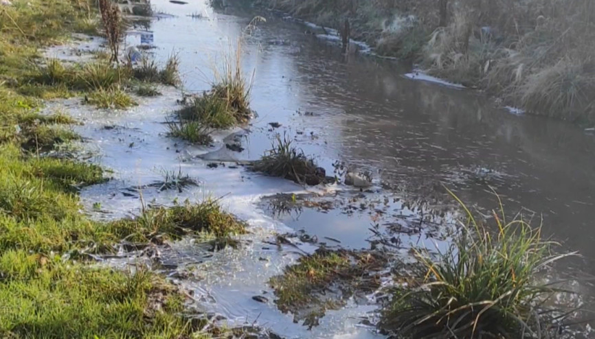 Karsta soğuk hava; araç camları buz tuttu, kırağı oluştu