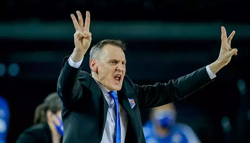 Çukurova Baskette Roberto Iniguez ile yollar ayrıldı