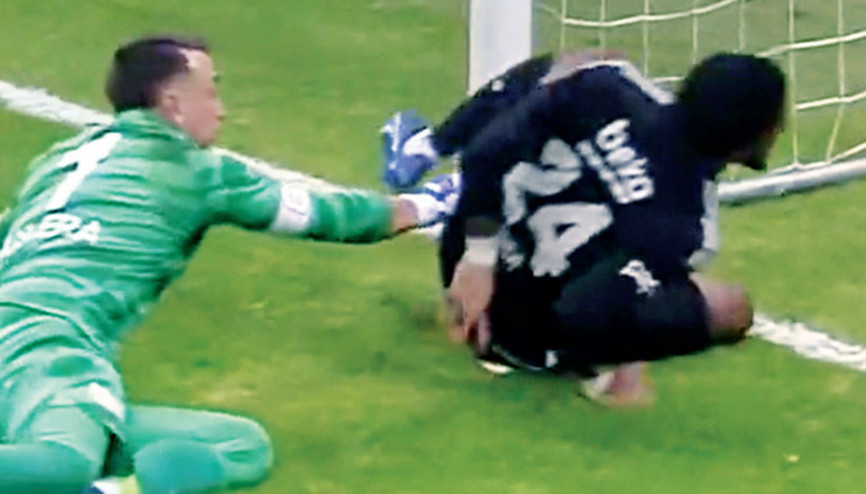 Muslera hem kalesini hem de Rosier’i korudu